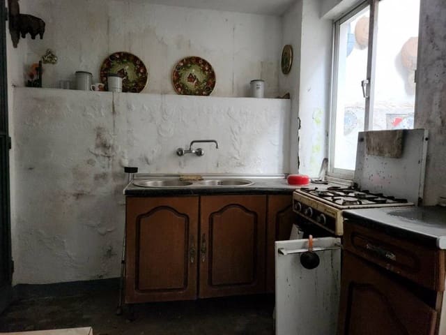 Casa de 4 habitaciones en Rute en venta con piscina - 57.900 € (Ref: 10046150)