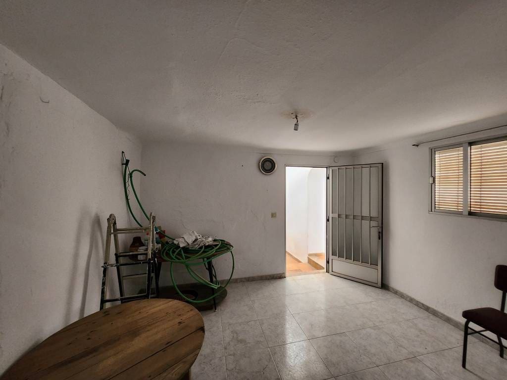 4 makuuhuone Omakotitalo myytävänä paikassa Luque mukana uima-altaan - 55 000 € (Ref: 10046152)
