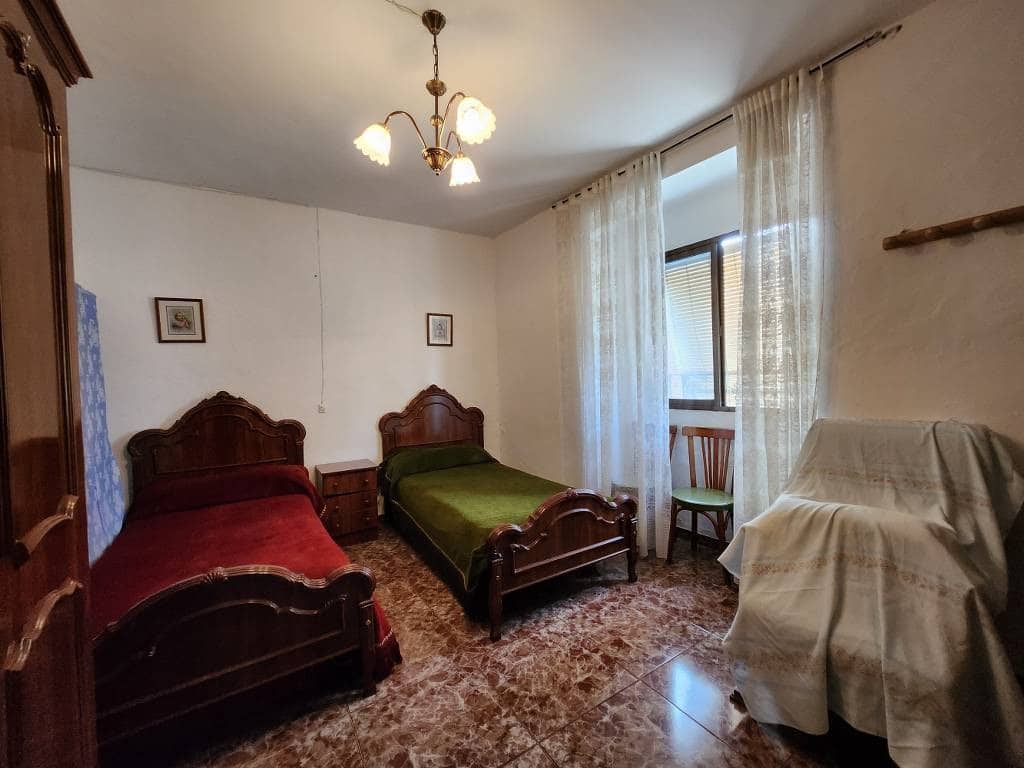 4 bedroom Townhouse for sale in Santiago de Calatrava - € 47,000 (Ref: 10046153)