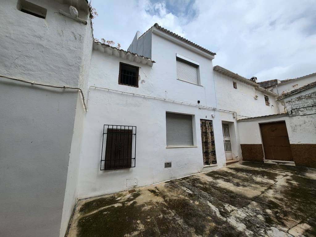2 bedroom Townhouse for sale in Priego de Cordoba - € 39,000 (Ref: 10046155)