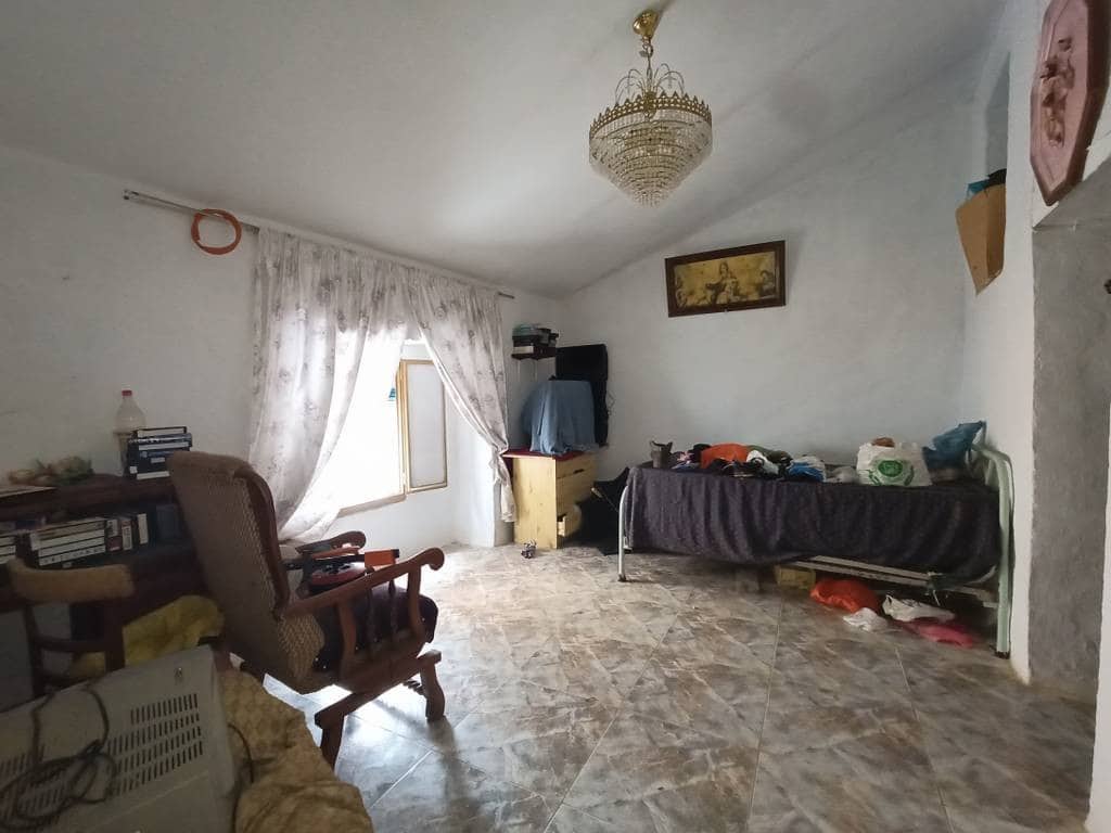 3 bedroom Townhouse for sale in Luque with pool - € 29,900 (Ref: 10046157)