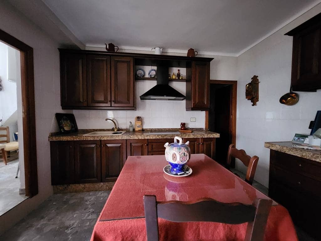 5 soveværelse Byhus til salg i Luque med garage - € 107.000 (Ref: 10046158)