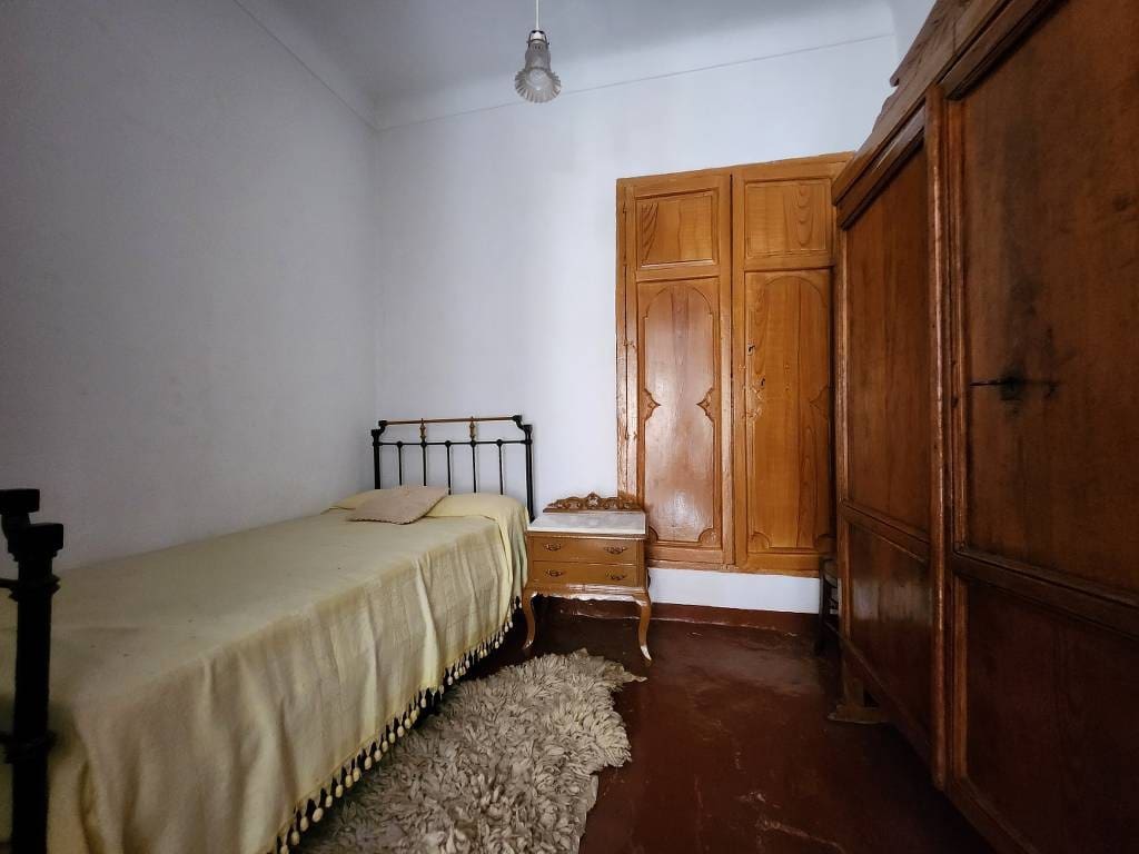 5 soveværelse Byhus til salg i Luque med garage - € 107.000 (Ref: 10046158)