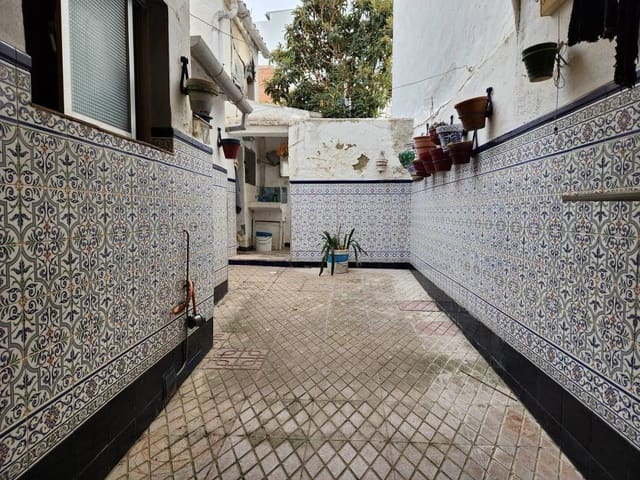 5 bedroom Townhouse for sale in Rute - € 58,000 (Ref: 10046161)