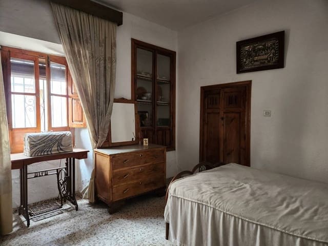 5 bedroom Townhouse for sale in Rute - € 58,000 (Ref: 10046161)