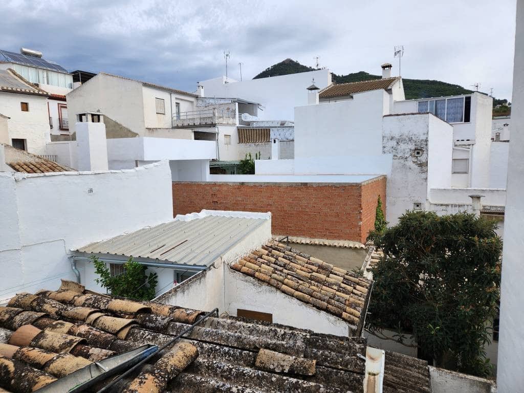 5 bedroom Townhouse for sale in Rute - € 58,000 (Ref: 10046161)