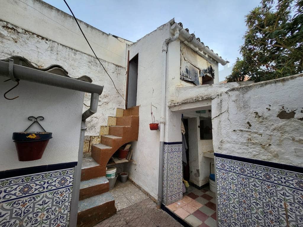 5 bedroom Townhouse for sale in Rute - € 58,000 (Ref: 10046161)