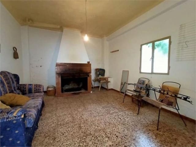 5 bedroom Townhouse for sale in Iznájar with garage - € 126,000 (Ref: 10046163)