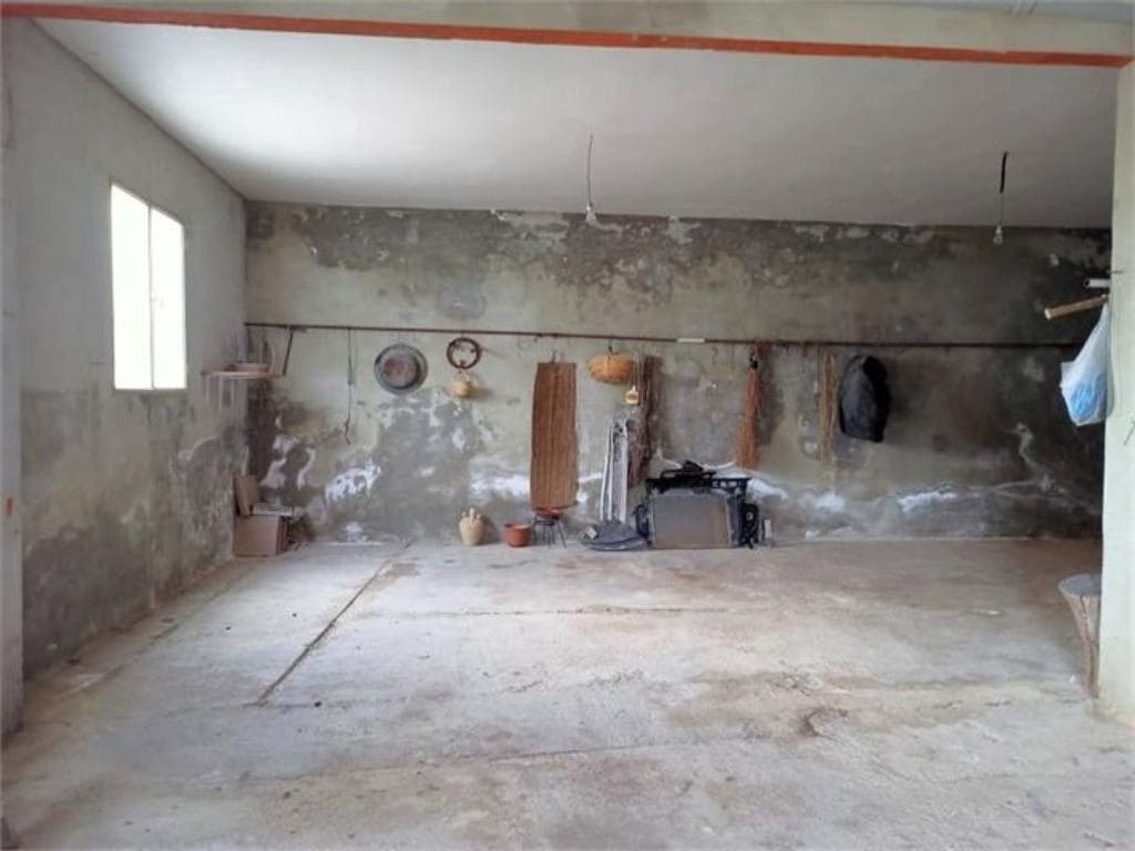 5 bedroom Townhouse for sale in Iznajar with garage - € 126,000 (Ref: 10046163)