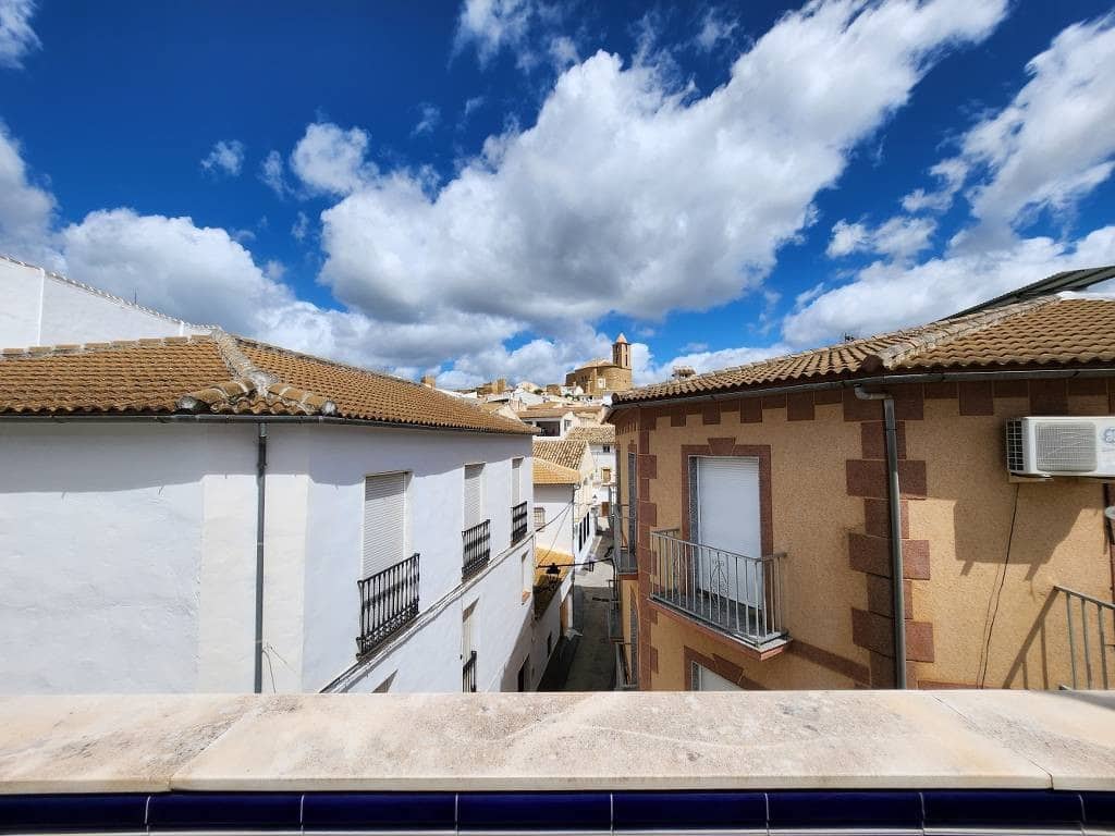 4 bedroom Townhouse for sale in Iznajar with pool - € 115,000 (Ref: 10046164)