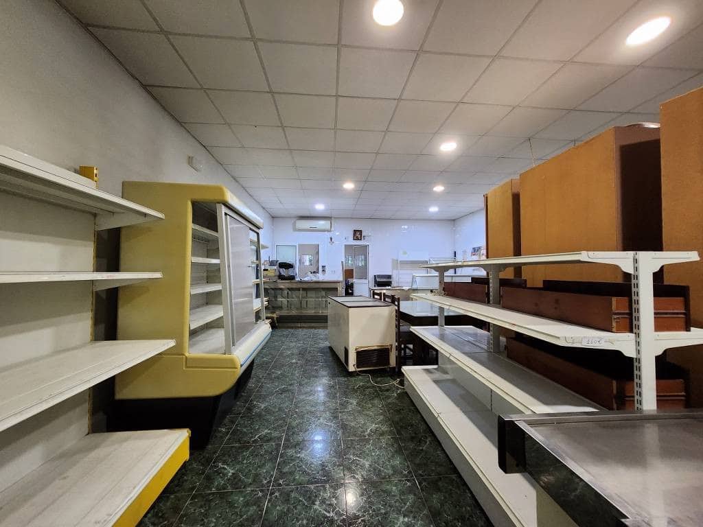 3 sypialnia Komercyjne na sprzedaż w Priego de Cordoba z garażem - 190 000 € (Ref: 10046165)