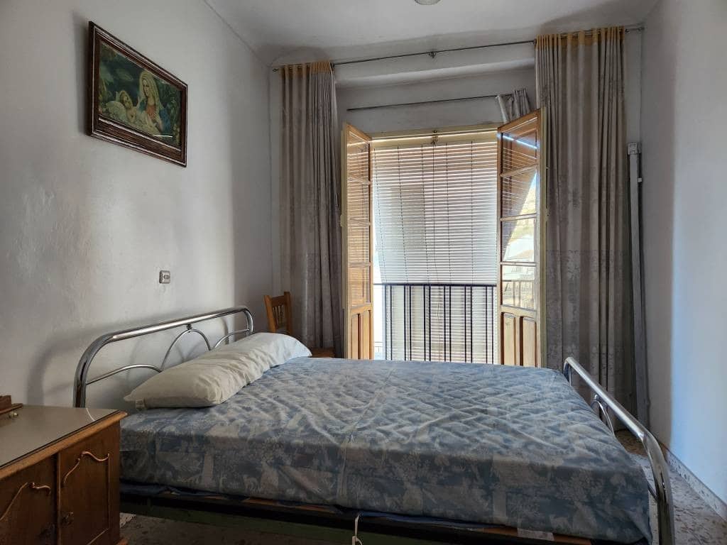 Casa de 7 habitaciones en Luque en venta con piscina garaje - 89.000 € (Ref: 10046167)