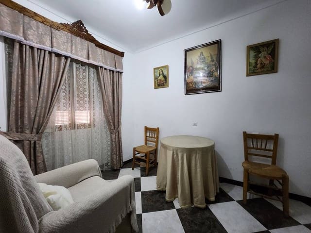 7 bedroom Townhouse for sale in Luque with pool garage - € 89,000 (Ref: 10046167)