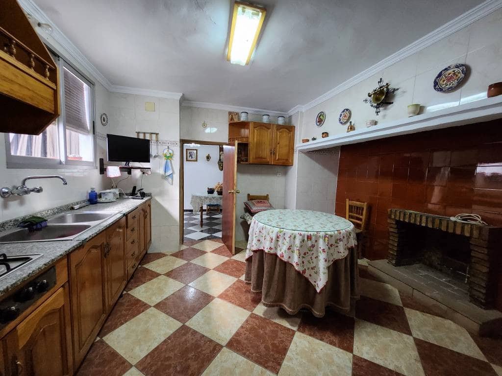 Casa de 7 habitaciones en Luque en venta con piscina garaje - 89.000 € (Ref: 10046167)