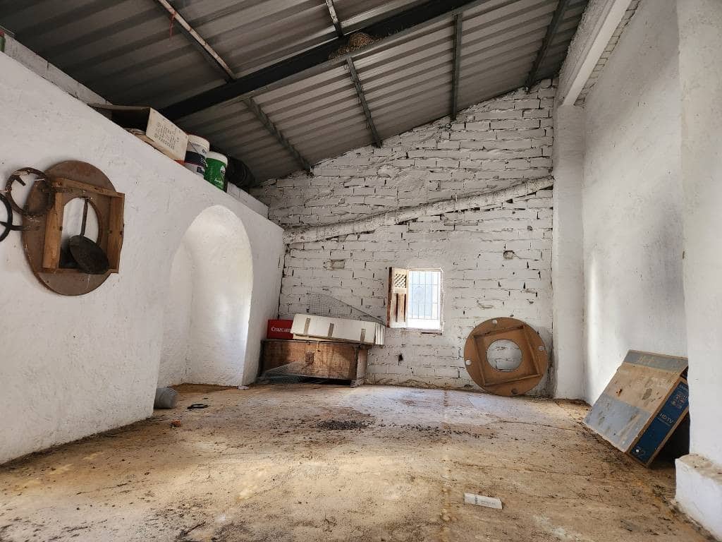 Casa de 7 habitaciones en Luque en venta con piscina garaje - 89.000 € (Ref: 10046167)