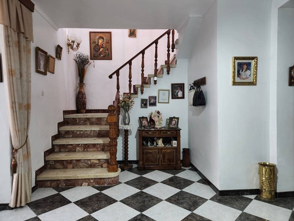 Casa de 7 habitaciones en Luque en venta con piscina garaje - 89.000 € (Ref: 10046167)