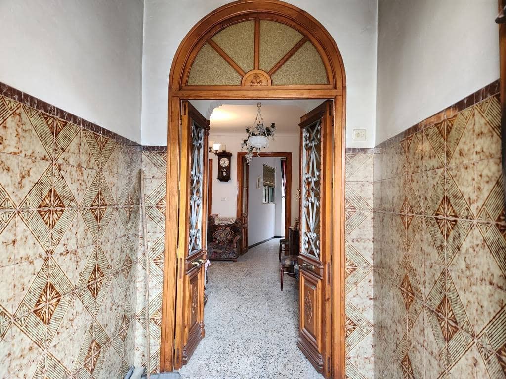 8 slaapkamer Huis te koop in Cuevas de San Marcos met zwembad - € 125.000 (Ref: 10046168)