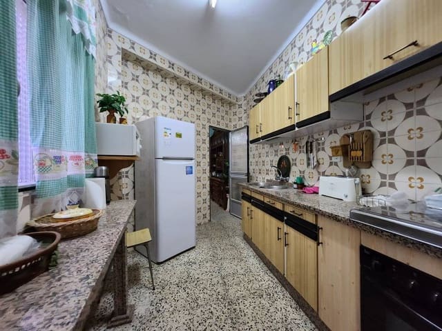 8 slaapkamer Huis te koop in Cuevas de San Marcos met zwembad - € 125.000 (Ref: 10046168)