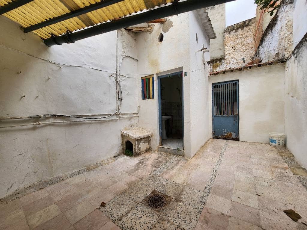 8 slaapkamer Huis te koop in Cuevas de San Marcos met zwembad - € 125.000 (Ref: 10046168)
