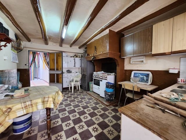 8 slaapkamer Huis te koop in Cuevas de San Marcos met zwembad - € 125.000 (Ref: 10046168)