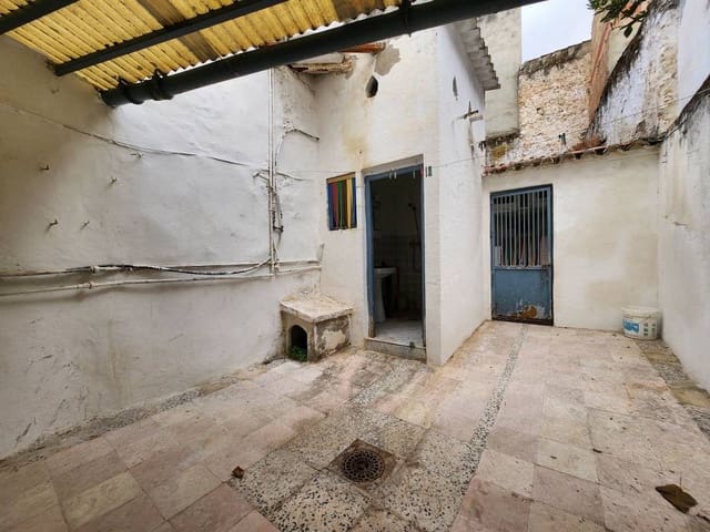 8 slaapkamer Huis te koop in Cuevas de San Marcos met zwembad - € 125.000 (Ref: 10046168)