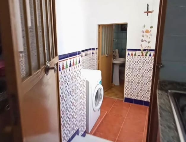 4 Zimmer Haus zu verkaufen in Priego de Córdoba mit Garage - 106.000 € (Ref: 10046171)