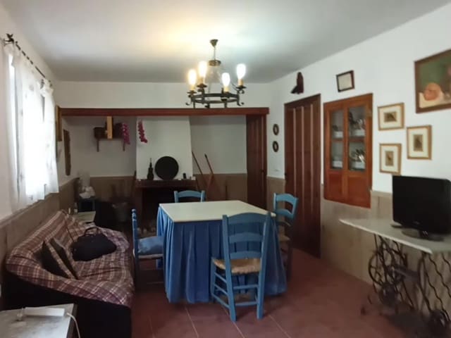 4 Zimmer Haus zu verkaufen in Priego de Córdoba mit Garage - 106.000 € (Ref: 10046171)