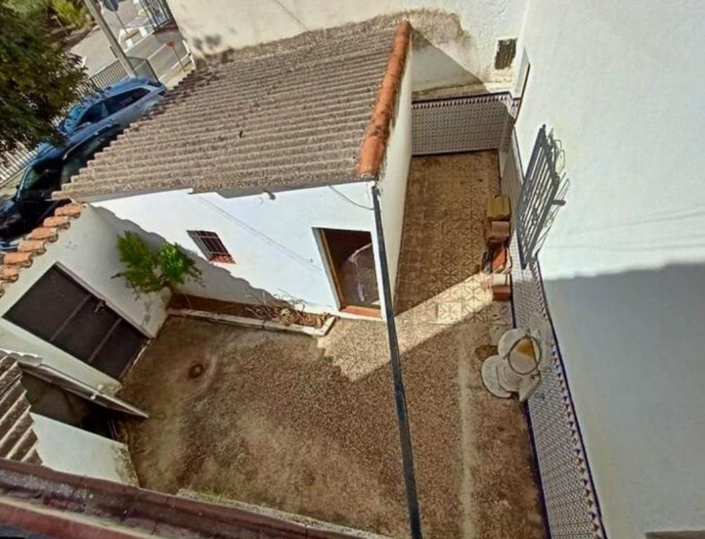 4 Zimmer Haus zu verkaufen in Priego de Cordoba mit Garage - 106.000 € (Ref: 10046171)