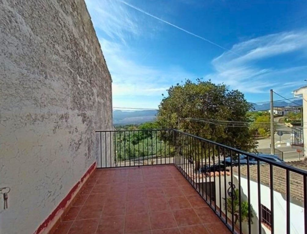 4 Zimmer Haus zu verkaufen in Priego de Cordoba mit Garage - 106.000 € (Ref: 10046171)