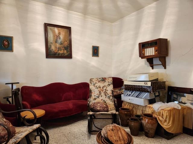 4 bedroom Townhouse for sale in Benamejí with pool - € 89,900 (Ref: 10046173)