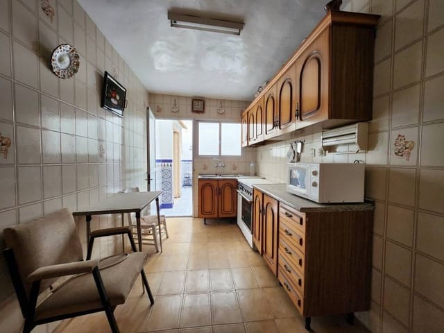 4 bedroom Townhouse for sale in Benamejí with pool - € 89,900 (Ref: 10046173)