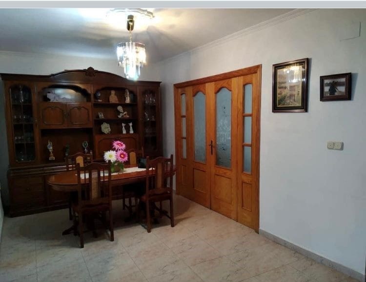 5 slaapkamer Huis te koop in Luque met zwembad - € 74.000 (Ref: 10046174)