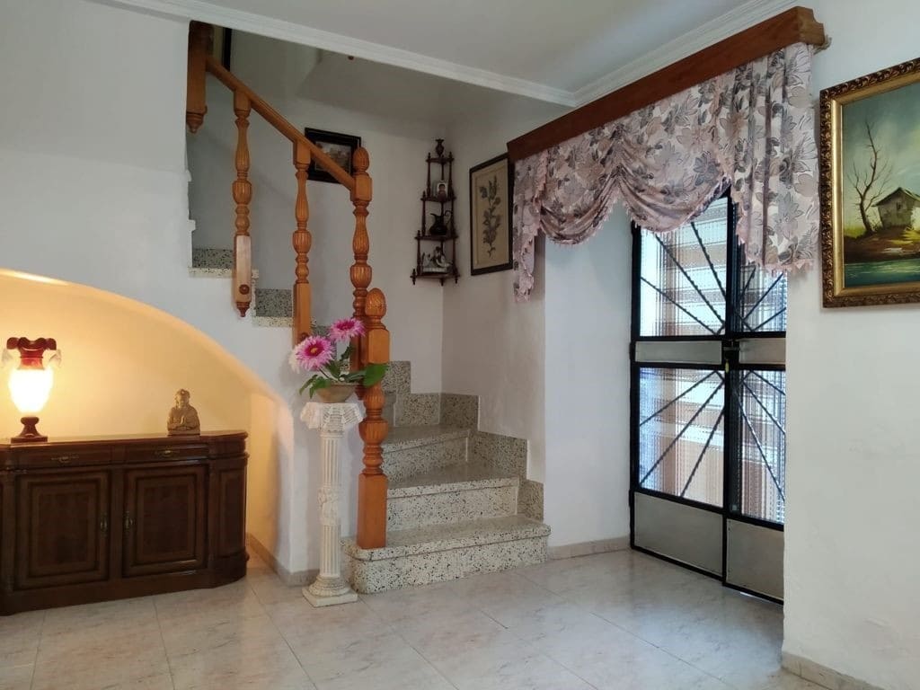 5 slaapkamer Huis te koop in Luque met zwembad - € 74.000 (Ref: 10046174)