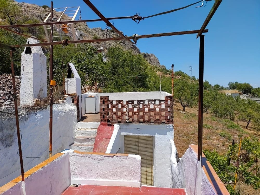 5 slaapkamer Huis te koop in Luque met zwembad - € 74.000 (Ref: 10046174)