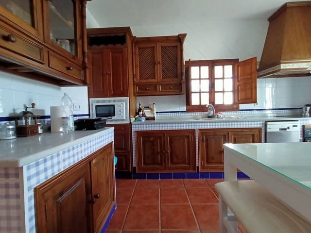 4 camera da letto Villa in vendita in Cabra con piscina garage - 419.000 € (Rif: 10046176)