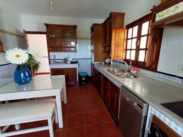 4 camera da letto Villa in vendita in Cabra con piscina garage - 419.000 € (Rif: 10046176)