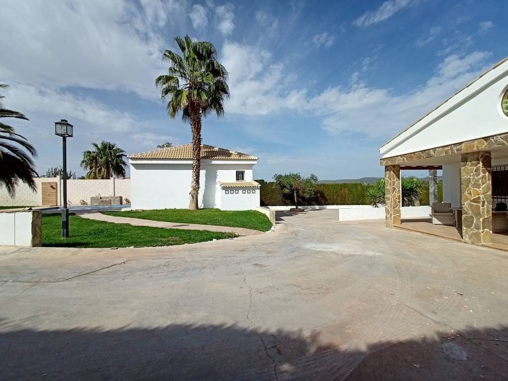 4 camera da letto Villa in vendita in Cabra con piscina garage - 419.000 € (Rif: 10046176)