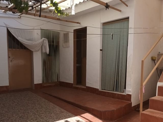 5 slaapkamer Huis te koop in Priego de Córdoba met garage - € 92.000 (Ref: 10046179)
