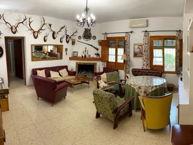 5 soveværelse Villa til salg i Baena med swimmingpool - € 235.000 (Ref: 10046181)