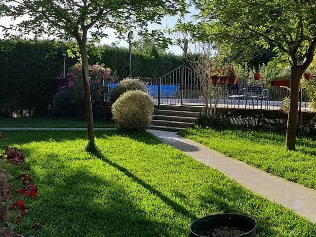 5 soveværelse Villa til salg i Baena med swimmingpool - € 235.000 (Ref: 10046181)