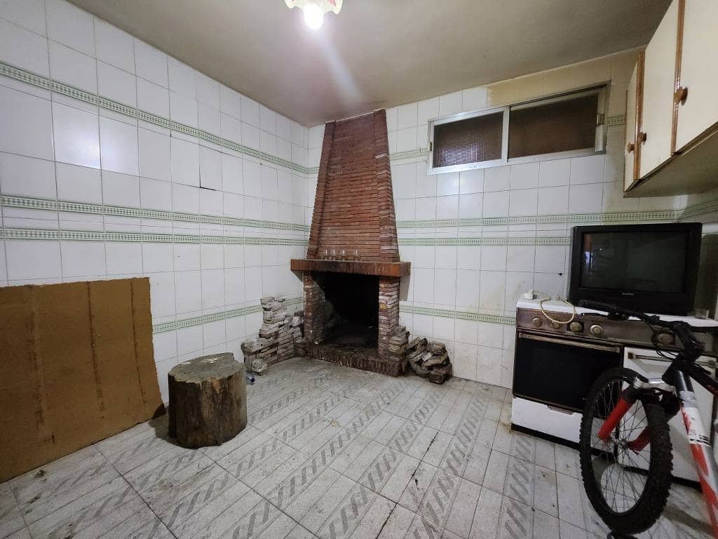 4 soveværelse Byhus til salg i Rute med garage - € 69.900 (Ref: 10046183)