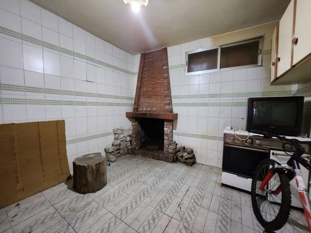 4 soveværelse Byhus til salg i Rute med garage - € 69.900 (Ref: 10046183)