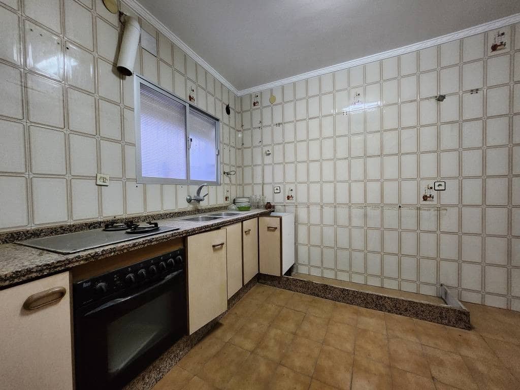4 soveværelse Byhus til salg i Rute med garage - € 69.900 (Ref: 10046183)