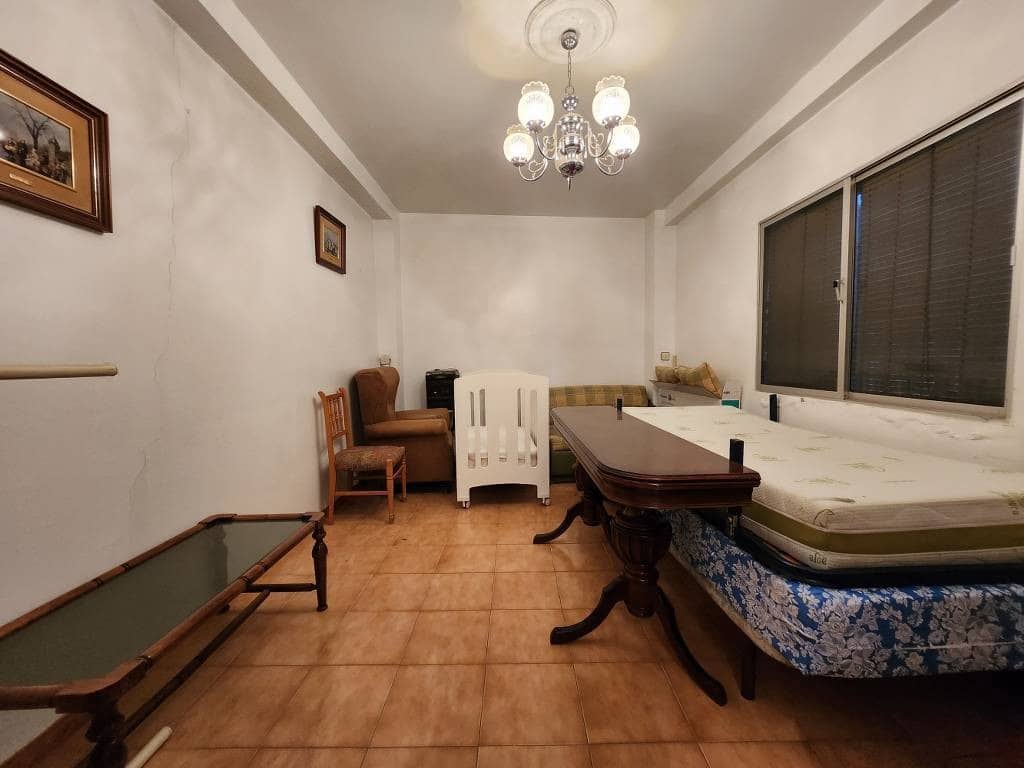 4 soveværelse Byhus til salg i Rute med garage - € 69.900 (Ref: 10046183)