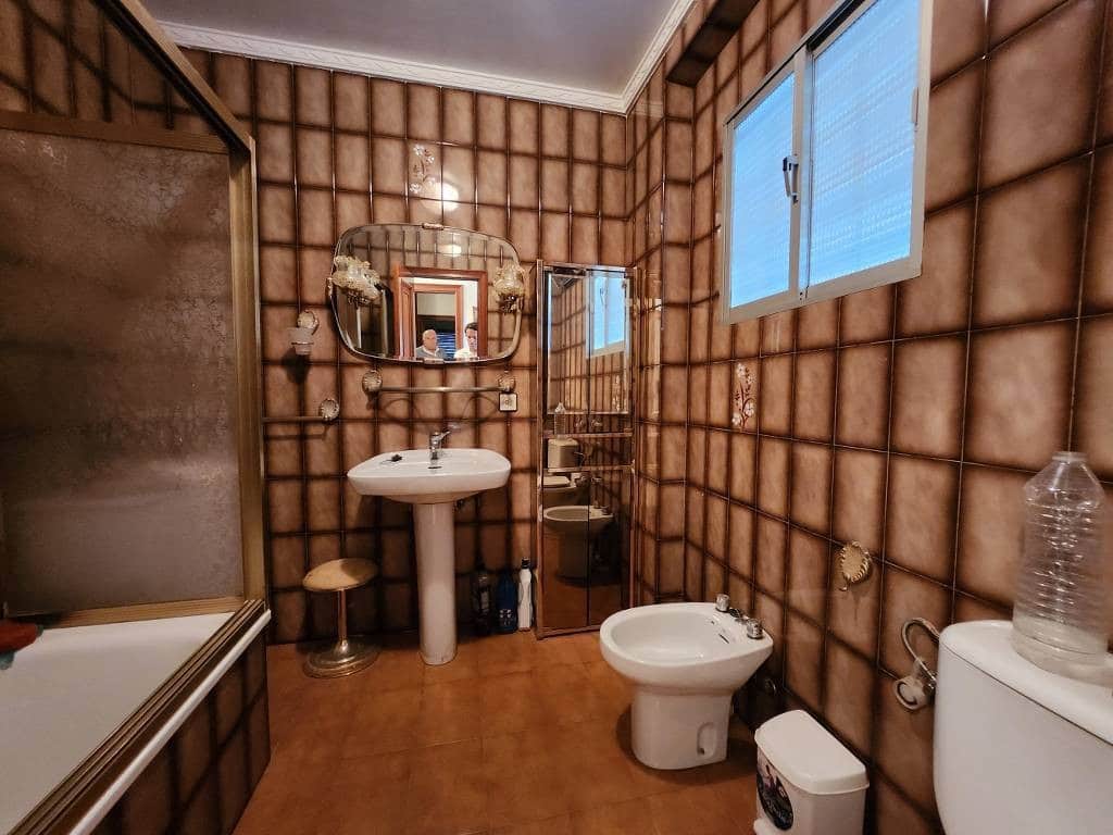 4 soveværelse Byhus til salg i Rute med garage - € 69.900 (Ref: 10046183)