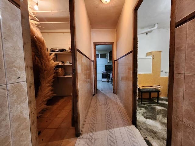 4 soveværelse Byhus til salg i Rute med garage - € 69.900 (Ref: 10046183)