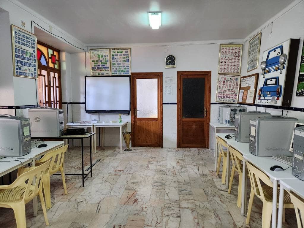 6 quarto Casa em Banda para venda em Iznajar - 157 000 € (Ref: 10046185)