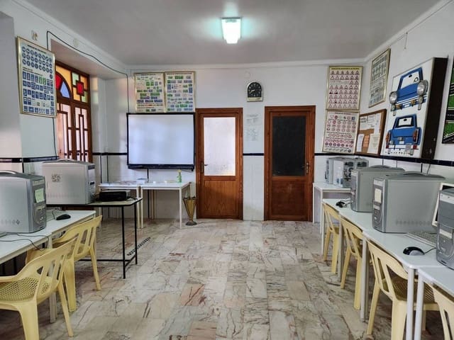 6 quarto Casa em Banda para venda em Iznájar - 157 000 € (Ref: 10046185)