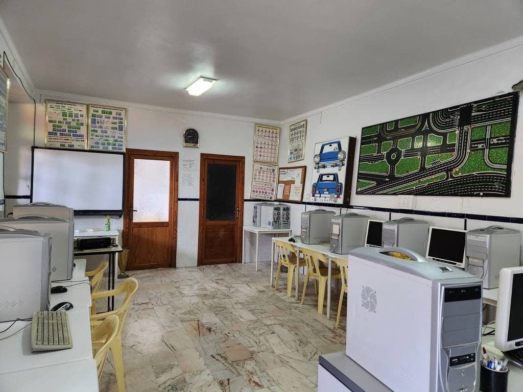 6 quarto Casa em Banda para venda em Iznajar - 157 000 € (Ref: 10046185)