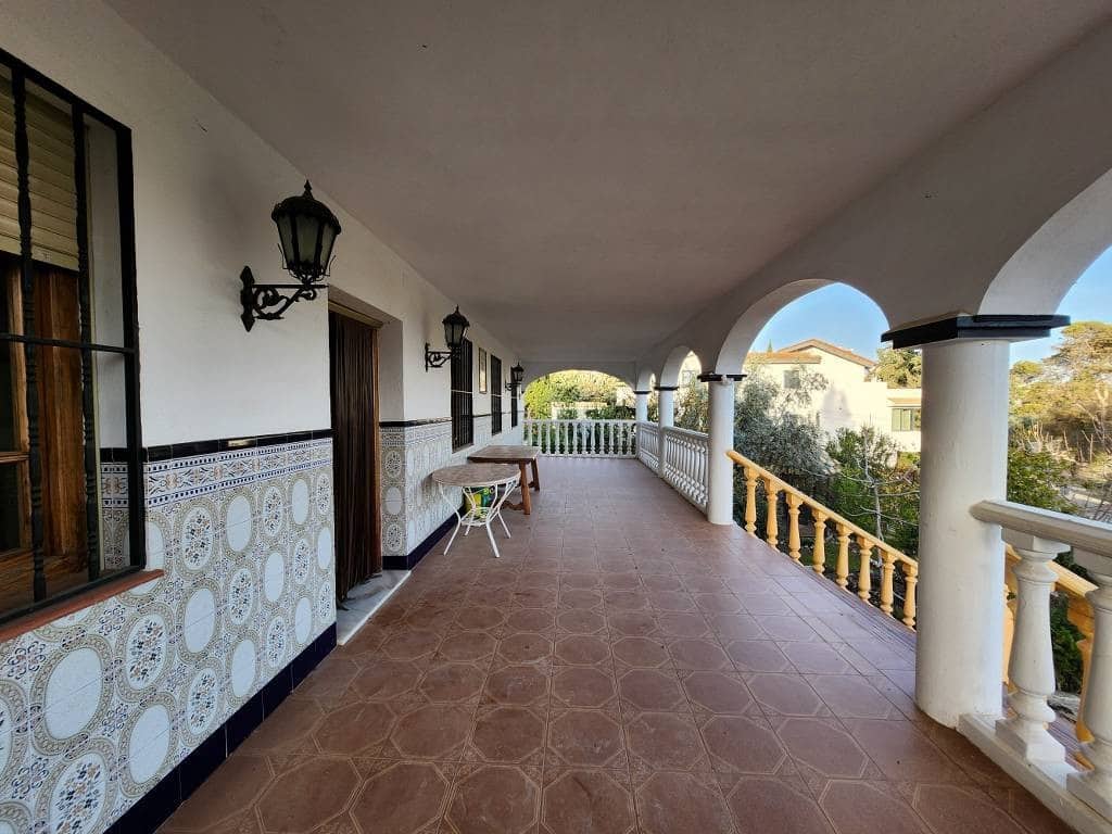 5 bedroom Villa for sale in Rute with pool - € 315,000 (Ref: 10046186)